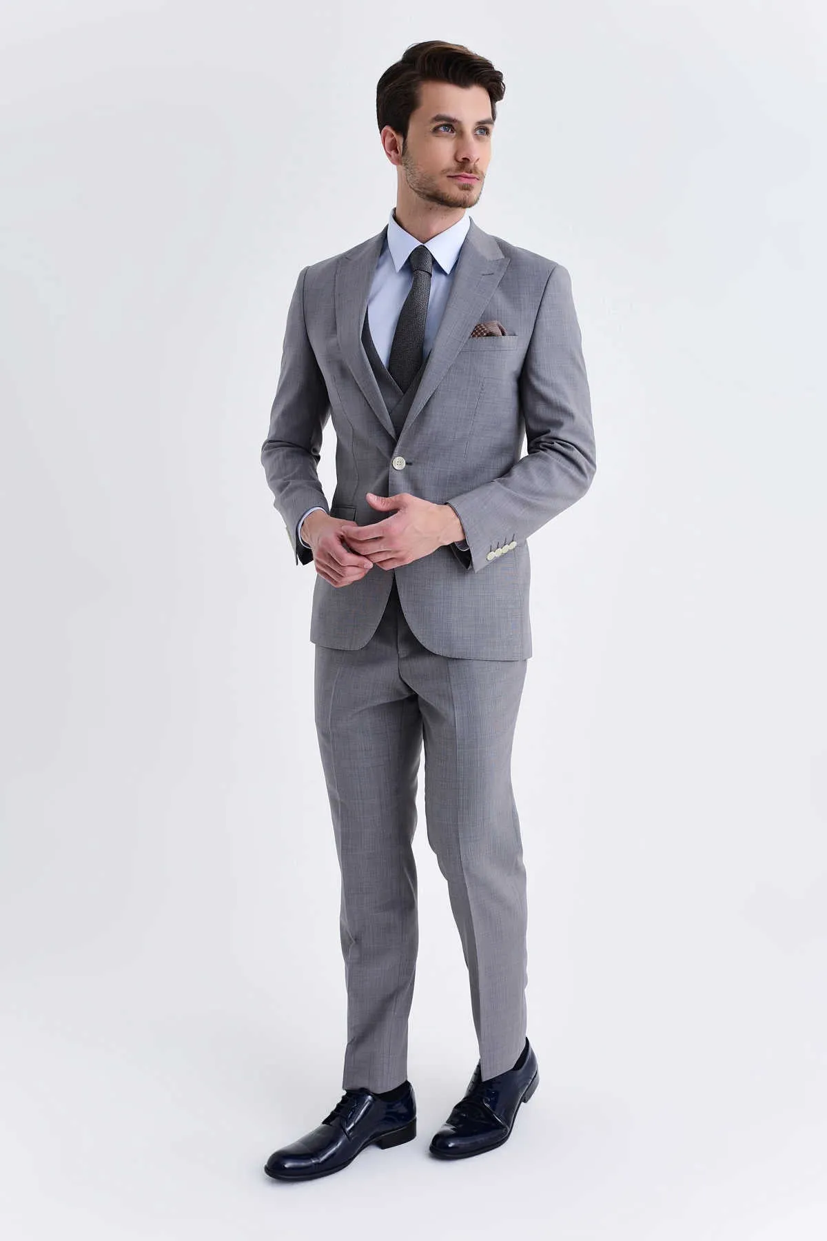 Slim Fit Peak Lapel Patterned Wool Blend Classic Suit with Vest, Gray D.