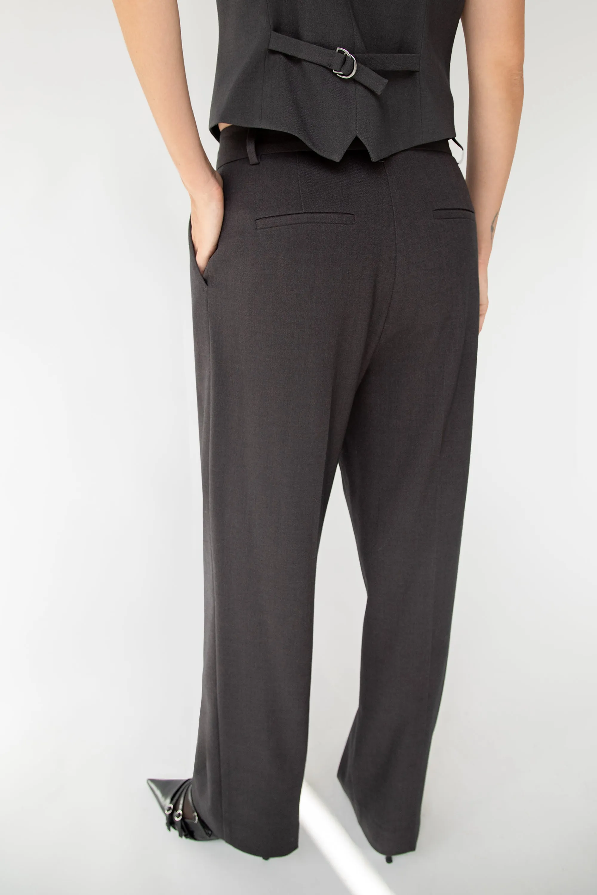 STRAIGHT LEG HIGH-RISE TROUSER