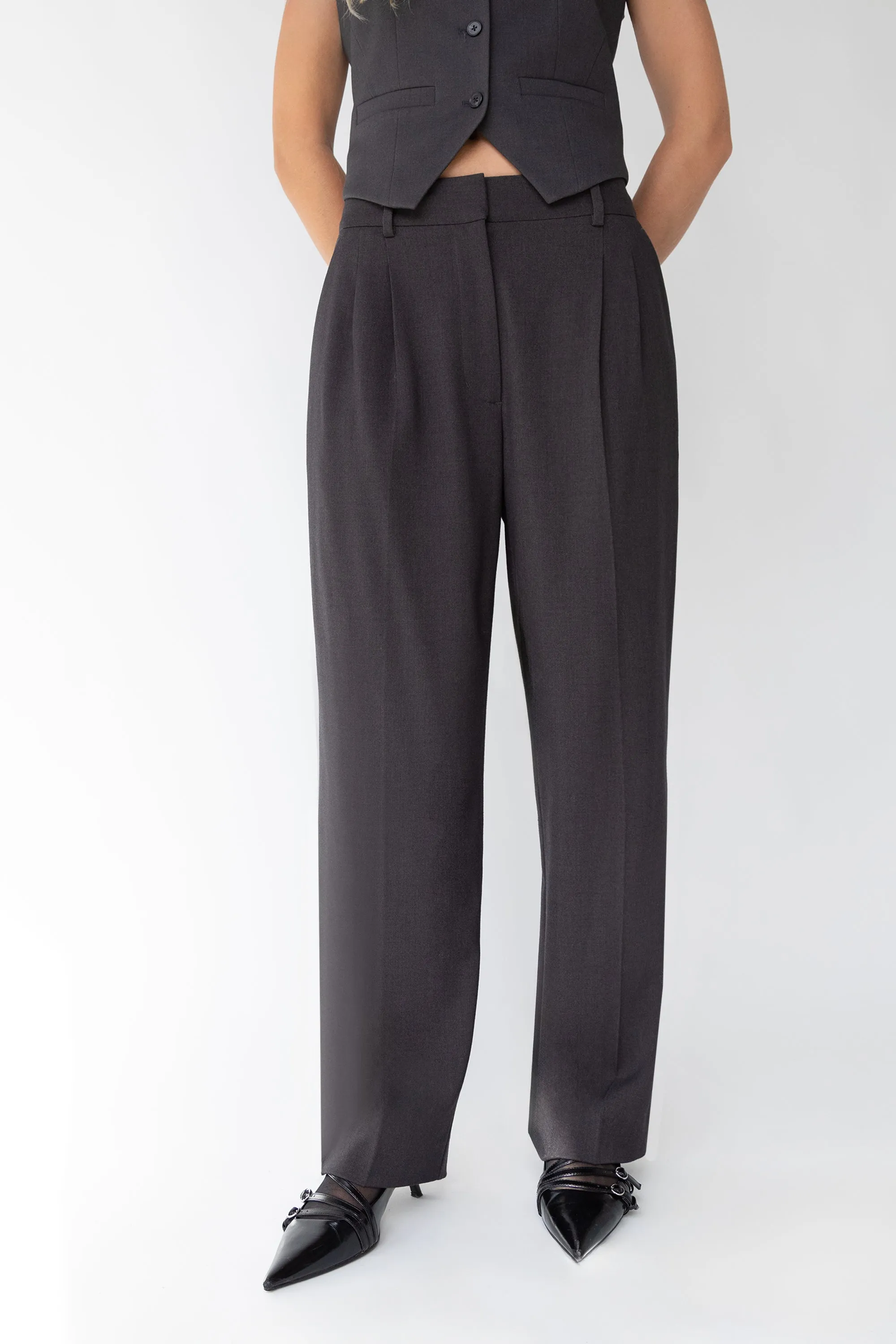 STRAIGHT LEG HIGH-RISE TROUSER