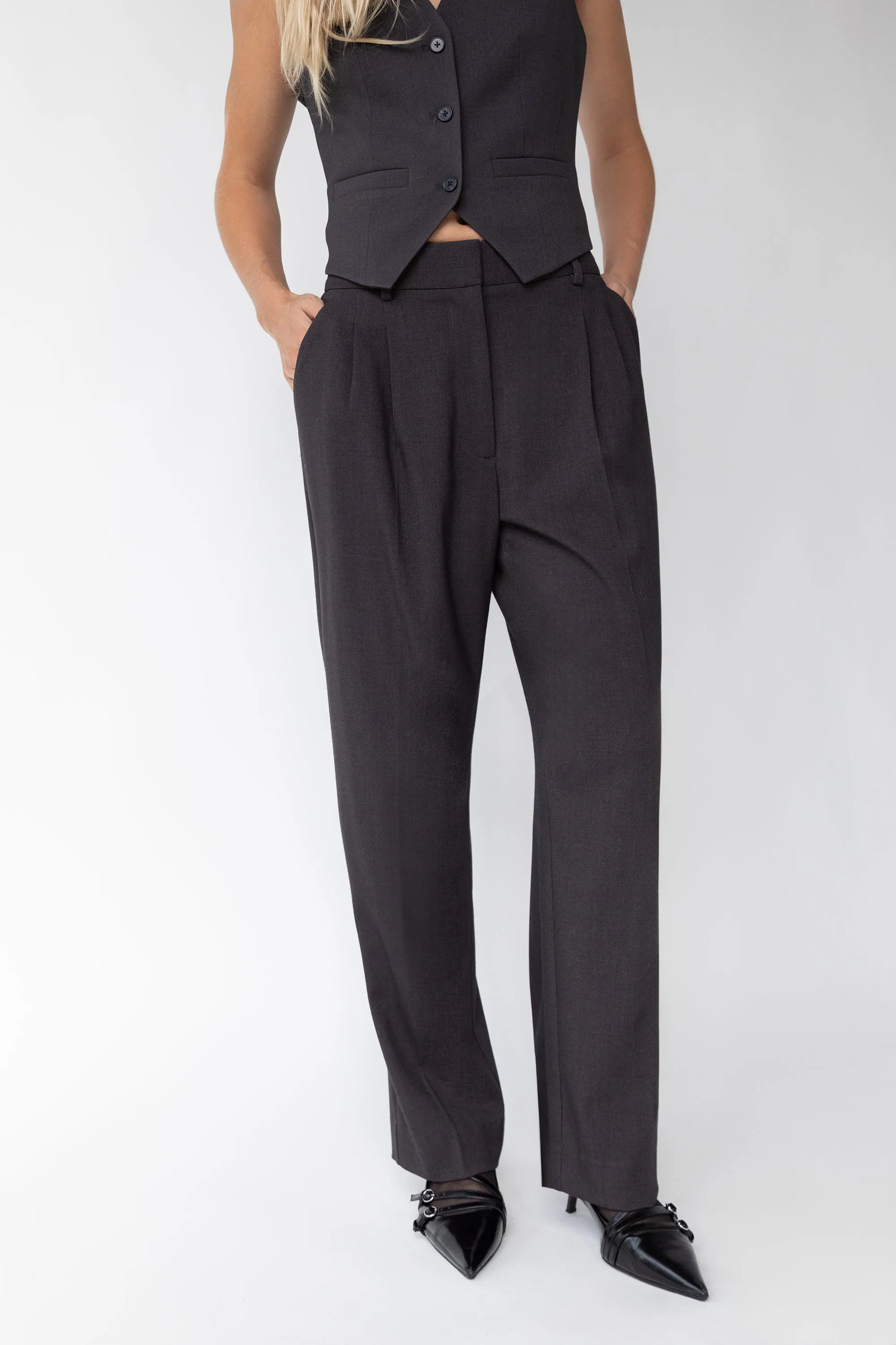 STRAIGHT LEG HIGH-RISE TROUSER